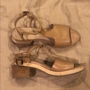 Beige Heeled Sandals 👡 ✨💖